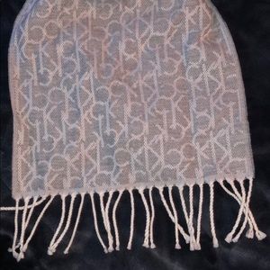 NWOT Calvin Klein reversible scarf